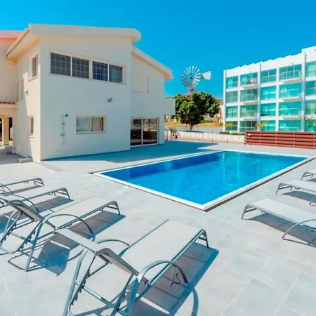Four Bedrooms 1256 Вилла
